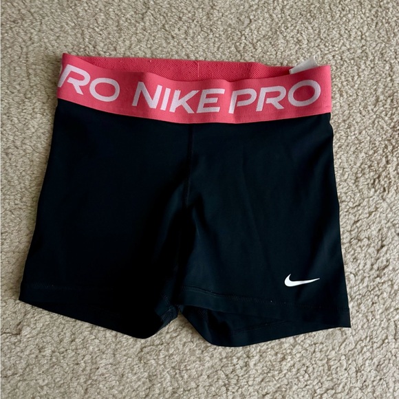 Nike Pro Women's Shorts Trio - Red, Black, Olive - Picture 5 of 10